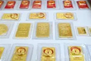Nên chọn những cửa hàng có giấy tờ rõ ràng, niêm yết giá minh bạch tránh rủi ro.
