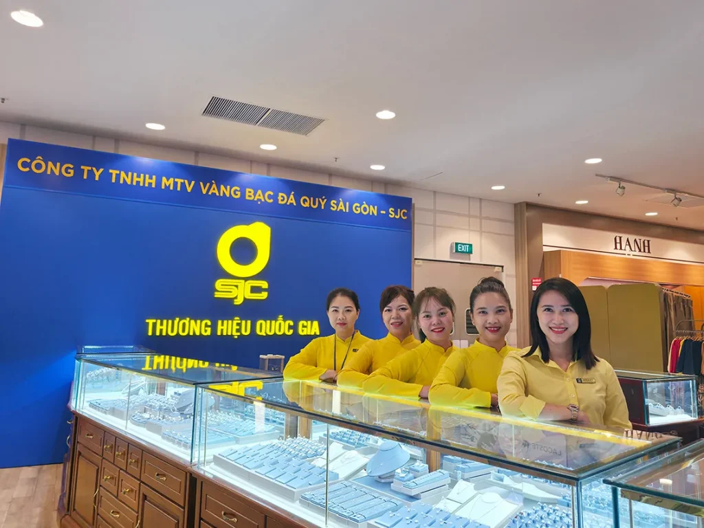 Nên mua vàng tại những cửa hàng thương hiệu lớn