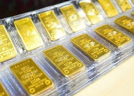 Nhiều cửa hàng đều niêm yết giá vàng SJC

